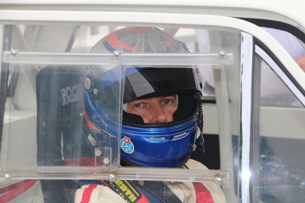 Marcel Fässler im Cockpit des Ford Lotus Cortina - Goodwood Revival 2024