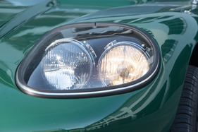 Marcos 1600 GT (1967) - Hauptscheinwerfer unter Plexiglas