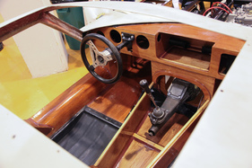 Marcos 1600 GT (1968) - Blick ins noch unverkleidete Interieur - Oldtimermesse St. Gallen 2018