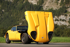 Bild Marcos GT 3 Litre (1971) - die grosse Motorhaube gibt Zugang zum längs eingebauten Sechszylinder