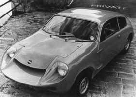 Marcos Mini-Marcos (1966) - die Mini-Dimensionen geben die Form teilweise vor