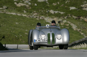 Bild Mario Theissen im BMW 328 an der Ennstal Classic