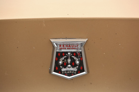 Markenzeichen auf einem frühen Renault Caravelle - OSMT Zug September 2015