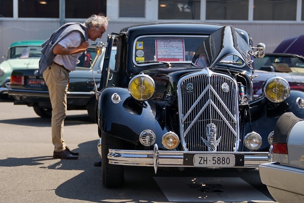 Marktplatz auf der Swiss Classic World – Kritischer Blick