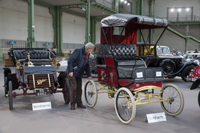 Marlboro Dampfwagen Runabout (1900) - wurde als Lot 335 an der Bonhams Auktion im Grand Palais in Paris am 6. Februar 2014 versteigert