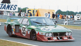 Martino Finotto im Team Jolly Club Lancia Beta Montecarlo (1980) bei den 24 Stunden von Le Mans, erreichte Platz 2 in der Gr. 5 – Martino Finotto verstarb am 14. August 2014 (1980)