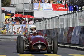 Maserati 250 F (1956) mit Startnummer 317 am Bergrennen Arosa ClassicCar 2011 Maserati 250 F (1956) mit Startnummer 317 am Bergrennen Arosa ClassicCar 2011