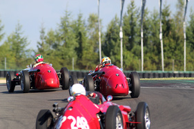 Maserati 250 F (1957) - im Rennen R5 der "Historic Grand Prix Cars bis 1960" am AvD Oldtimer Grand Prix 2013 Maserati 250 F (1957) - im Rennen R5 der "Historic Grand Prix Cars bis 1960" am AvD Oldtimer Grand Prix 2013