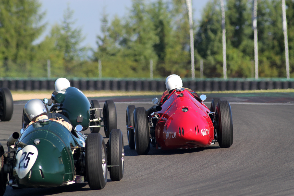 Maserati 250 F (1958) - in race R5 of the "Historic Grand Prix Cars up to 1960" at the AvD Oldtimer Grand Prix 2013