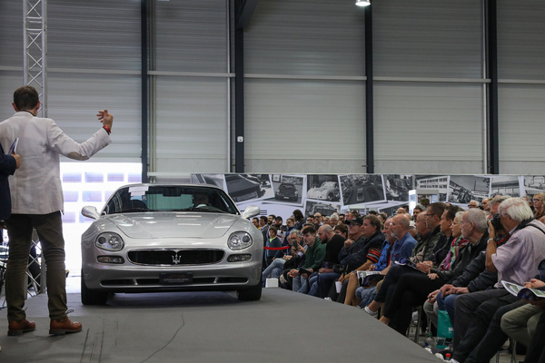 Maserati 3200 GT (1999) - Lot 02 an der Swiss Classic World Versteigerung der Oldtimer Galerie am 1. Juni 2024