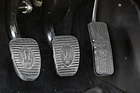 Maserati 3200 GT (1999) - gleich dreimal Dreizack auf der Pedalerie