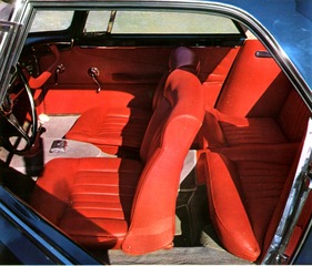 Maserati 3500 GT (1961) - Kontrastprogramm - rotes Interieur im dunkelblauen Coupé