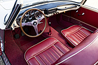 Maserati 3500 GT Spider Frua (1958) – Schwarz, weiss und rot – ein Interieur wie Stracciatella-Eis mit Himbeersosse