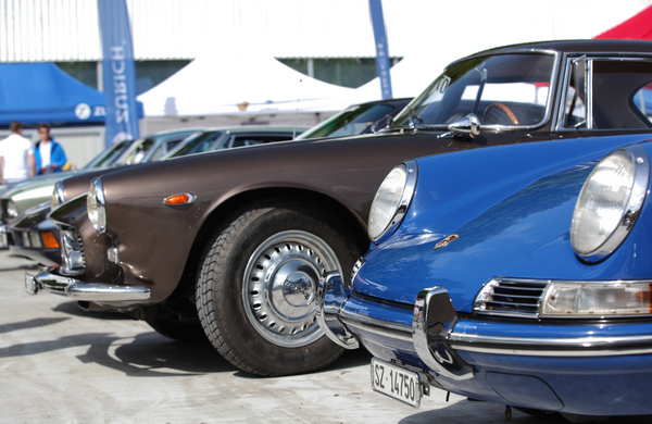 Maserati 3500 GT neben Porsche 911 - Dolder Classics Mai 2015