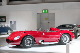 Maserati 450 S (1957) - Rennsportwagen auf dem Stand von Lutziger Classic Cars - Auto Zürich 2021