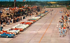 Maserati 450S (1957) - Immer wieder imposant sind die Startaufnahmen von Sebring im Le Mans Stil (12 Stunden von Sebring 1957)