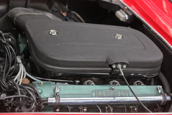 Maserati 5000 GT Allemano (1964) - Motorenbau als Kunstform beim Zürich Classic Car Award 2021