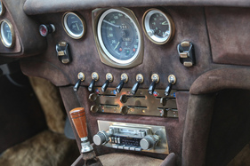 Maserati 5000 GT Frua (1966) - die Scheibenheber-Schalter sind nicht beschriftet