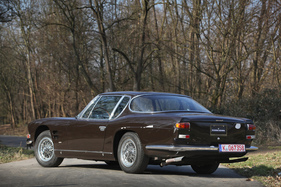 Maserati 5000 GT Frua (1966) - einige Lackschäden in der Stahlblechkarosserie