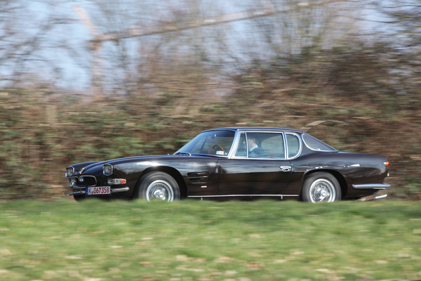 Maserati 5000 GT Frua (1966) - ungewöhnliche Linienführung rund um die Seitenfenster
