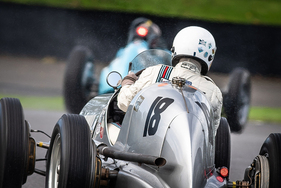 Bild Maserati 6CM (1938) – Spritzwasser auf dem Aeroscreen – Goodwood Revival 2025