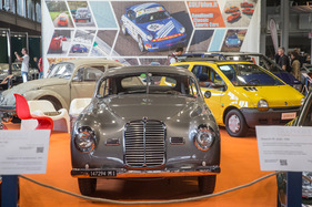 Maserati A6 (1949) - früher Strassensportwagen der Modeneser, dahinter zwei Volksautos - Auto e Moto d'Epoca 2022