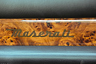 Maserati Biturbo 222 E (1990) - "Maserati"-Schriftzug auf dem Armaturenbrettt