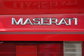 Maserati Biturbo 222 E (1990) - Schriftzug "Maserati" auf dem Heck