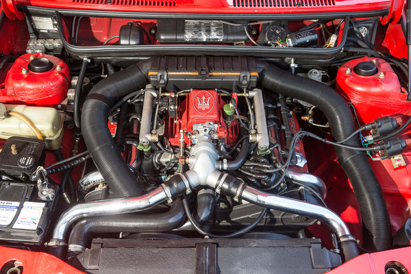 Maserati Biturbo 222 E (1990) - der Winkel von 90 Grad ist für einen V6 ungewöhnlich