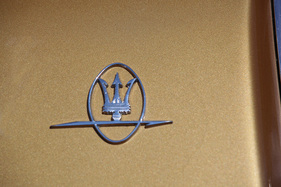 Maserati Ghibli 4700 (1968) - der Maserati-Dreizack auf der Flanke (1968)