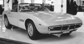 Maserati Ghibli Spyder (1970) - der Spyder auf einer Ausstellung