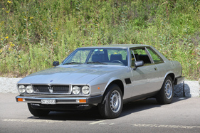 Maserati Kyalami (1983) - nicht wirklich ein Hybrid, die Karosserie stammte aber ursprünglich von De Tomaso - V8-/I6-Hybridtreffen in der Motorworld Kemptthal 2021