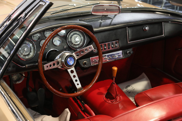 Maserati Mistral 3700 Spider (1966) - Lot 147 an der Oldtimer Galerie Toffen Versteigerung von Gstaad am 29. Dezember 2024