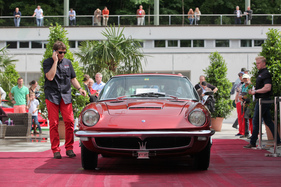 Maserati Mistral 4000 (1964) - für EUR 156'800 oder CHF 143'853 verkauft - an der Dolder-Versteigerung der Oldtimer Galerie am 11. Juni 2016