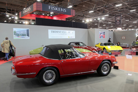 Maserati Mistral Convertibile (1966) - in der "Trident"-Maserati-Aufstellung - Rétromobile Paris 2020