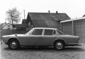 Maserati Quattroporte (1966) - Design by Pietro Frua, the 2nd series differs only marginally from the Series 1 on the sides