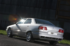 Maserati Quattroporte 3.2i V8 Evolutione (1998) - Auspuffrohre sind integriert