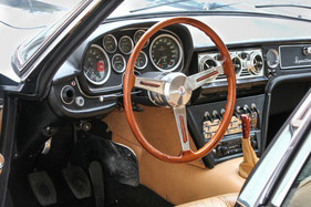 Maserati Quattroporte I (1965) - Cockpit mit Holzlenkrad
