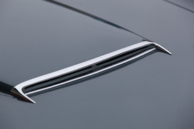 Maserati Quattroporte I (1965) - Lufteinlass für den grossen Achtzylinder