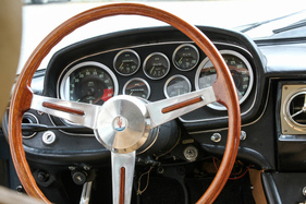 Maserati Quattroporte I (1965) - sieben Instrumente informieren den Fahrer