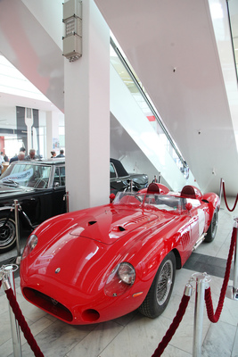 Maserati Rennsportwagen im Eingangsbereich - IAA Heritage by Motorworld 2019