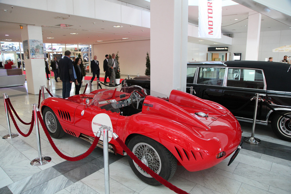 Maserati Rennsportwagen im Eingangsbereich - IAA Heritage by Motorworld 2019