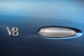 Maserati Spyder Cambiocorsa (2003) - V8-Hinweis auf der Flanke