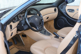 Maserati Spyder Cambiocorsa (2003) - der Innenraum wirkt gediegen und wertig
