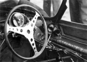 Maserati Tipo 63 (1961) - Lenkrad und minimal ausgestattetes Armaturenbrett des Maseratis