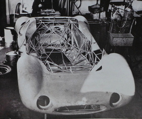 Maserati Tipo 63 (1962) - Mittelmotorversuche, Platztausch für Fahrer und Motor Maserati Tipo 63 (1962) - Mittelmotorversuche, Platztausch für Fahrer und Motor