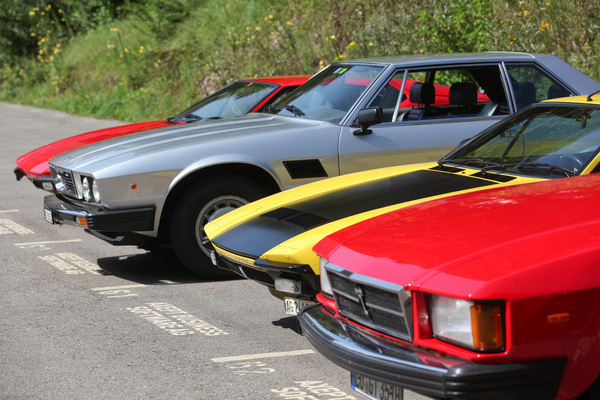 Maserati zwischen De Tomaso Sportwagen - V8-/I6-Hybrid-Treffen in der Motorworld Kemptthal 2021