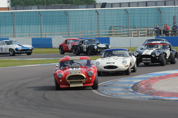 Bild: Masters Gentlemen Drivers bis Baujahr 1966 GT am Donington Historic Festival 2014