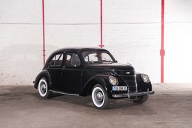 Matford F81A 21 cv Berline (1938) - als Lot 28 angeboten an der Artcurial "On the Road" Versteigerung am 9. Oktober 2016