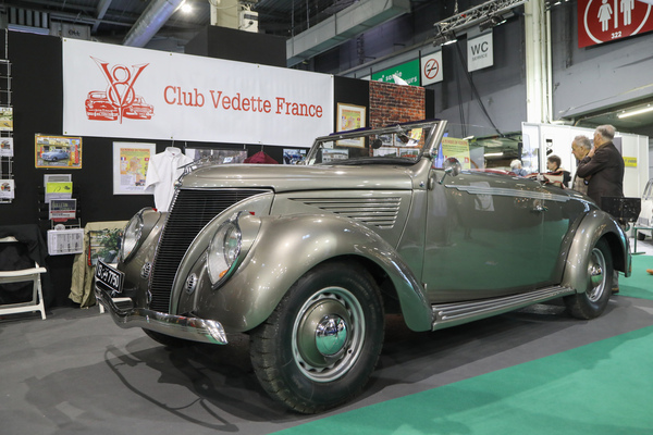 Matford V8 (1937) - in Frankreich gebauter Ford V8, Vorgänger der Ford-Vedette-Modelle - Rétromobile Paris 2024